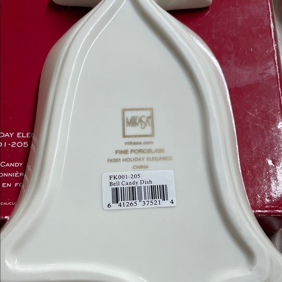 Mikasa Holiday Elegance Bell Dish with Holly Design With Box - Picture 3 of 5